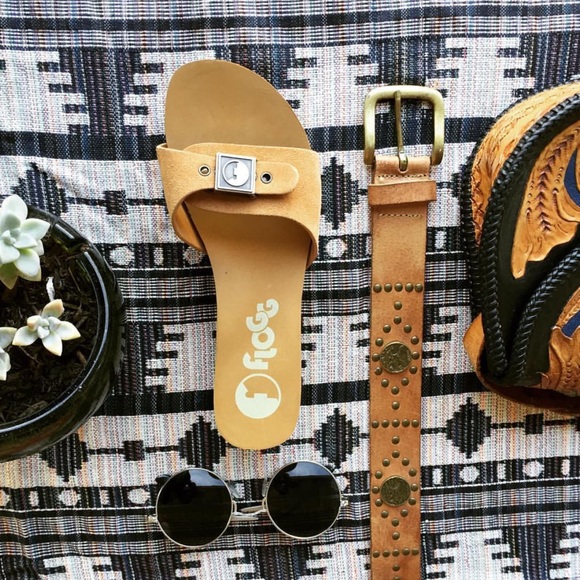 NIB Patent Red Buckled Wooden Slide Clog - Picture 5 of 8